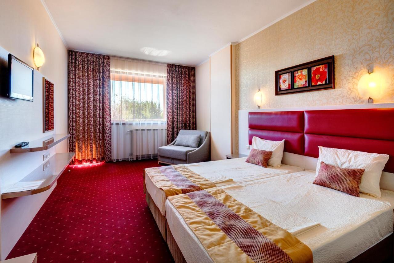 Hotel Capri نيسيبار المظهر الخارجي الصورة