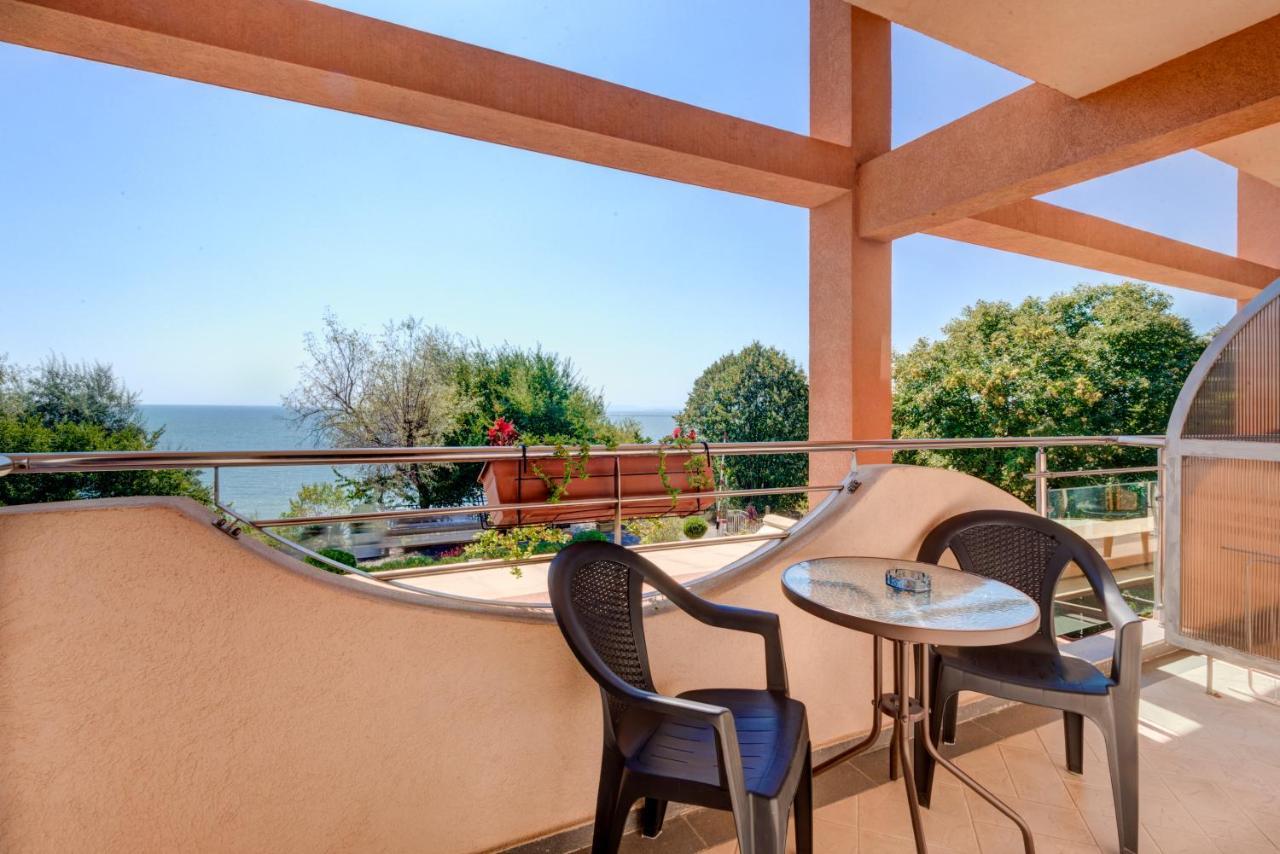 Hotel Capri نيسيبار المظهر الخارجي الصورة
