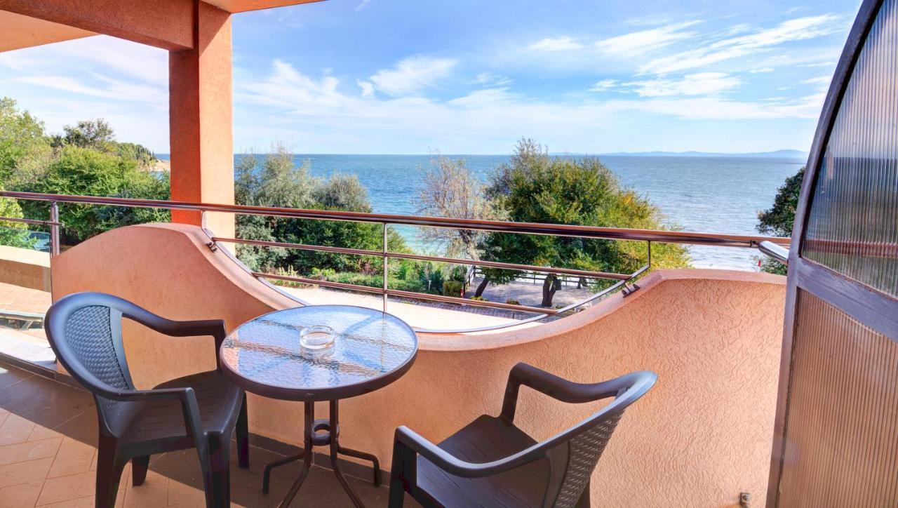 Hotel Capri نيسيبار المظهر الخارجي الصورة