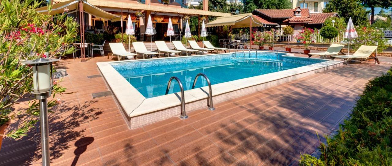 Hotel Capri نيسيبار المظهر الخارجي الصورة